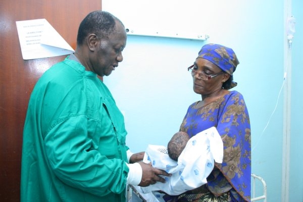 Visite du président du Rdr au Chu de Treichville / Alassane Ouattara : “La dégradation de ce Chu découle de l`état général du pays”